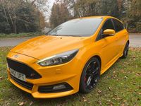 Used Ford Focus ST 185 HP (136 kW) 2018 Orange Hatchback