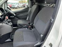 Używany Nissan e-NV200 Tekna 79 kW (108 KM) 2018 Biały Minivan