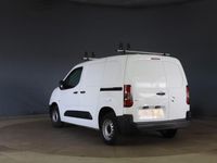 Second-hand Vauxhall Combo Edition 100 CP (73 kW) 2021 Alb Monovolum