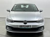 Begagnad VW Golf VIII Life 116 HK (85 kW) 2023 Silver Halvkombi