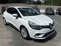 Used Renault Clio Dynamique 75 HP (55 kW) 2017 Glacier white Hatchback