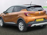 Begagnad Renault Captur Iconic 131 HK (96 kW) 2020 Orange SUV