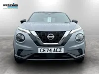 Begagnad Nissan Juke N-Connecta 2024 Grå SUV