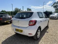 Used Dacia Sandero Ambiance 75 HP (55 kW) 2015 White Hatchback