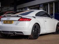 Begagnad Audi TT S-Line 230 HK (169 kW) 2015 Vit Sportkupé