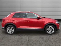 Usado VW T-Roc Style 110 CV (80 kW) 2024 Rojo SUV
