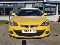 Used Vauxhall Astra GTC SRi 180 HP (132 kW) 2013 Yellow Hatchback