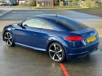 Używany Audi TT Black Edition 230 KM (169 kW) 2017 Niebieski Coupe