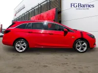 Used Vauxhall Astra SRi 143 HP (105 kW) 2020 Red Estate