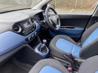 Used Hyundai i10 SE 67 HP (49 kW) 2014 White Hatchback