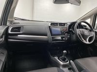 Begagnad Honda Jazz EX 102 HK (75 kW) 2016 Vit Halvkombi
