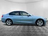 Begagnad BMW 318 143 HK (105 kW) 2013 Blå Sedan