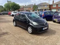 Używany Toyota Aygo 68 KM (50 kW) 2013 Czarny Hatchback