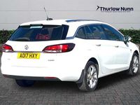 Used Vauxhall Astra SRi 150 HP (110 kW) 2017 White Estate