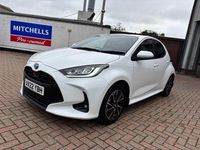 Used Toyota Yaris Hybrid Design 116 HP (85 kW) 2022 White Hatchback