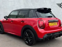 Used Mini Cooper Hatch 134 HP (98 kW) 2024 Red Hatchback