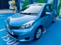 Used Toyota Yaris 99 HP (72 kW) 2013 Blue Hatchback