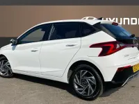 Begagnad Hyundai i20 Advanced 101 HK (74 kW) 2025 Vit Halvkombi