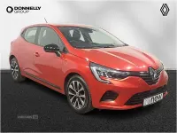 Used Renault Clio Evolution 90 HP (66 kW) 2023 Red Hatchback