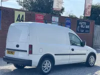 Used Vauxhall Combo 75 HP (55 kW) 2012 White MPV