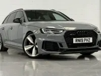 Usado Audi RS4 Sport 450 HP (330 kW) 2019 Cinzento Carrinha