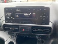 Used Vauxhall Combo 100 HP (73 kW) 2022 White MPV