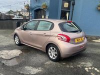 Used Peugeot 208 Active 70 HP (51 kW) 2014 Pink Hatchback