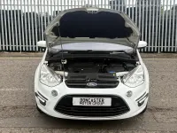 Used Ford S-MAX Titanium 2013 White MPV