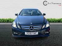 Usado Mercedes E350 228 HP (167 kW) 2010 Azul Coupé