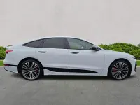 Begagnad Audi A6 e-tron Performance 269 kW (367 HK) 2025 Vit Halvkombi