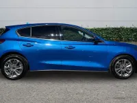 Begagnad Ford Focus Titanium 125 HK (91 kW) 2024 Blå Halvkombi