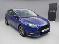 Used Ford Focus ST 250 HP (183 kW) 2015 Blue Hatchback