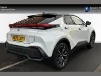 Used Toyota C-HR 220 HP (161 kW) 2025 White SUV