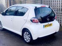 Begagnad Toyota Aygo 2013 Vit Halvkombi
