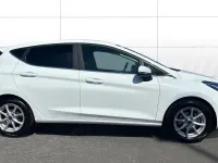 Usado Ford Fiesta Zetec 86 HP (63 kW) 2018 Branco Citadino