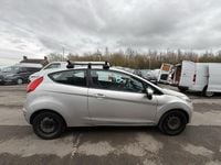 Second-hand Ford Fiesta 82 CP (60 kW) 2010 Argintiu Hatchback
