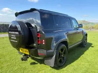 Used Land Rover Defender SE 250 HP (183 kW) 2022 Black SUV