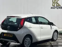 Used Toyota Aygo X-play 72 HP (52 kW) 2020 White Hatchback