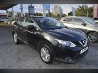 Usado Nissan Qashqai Acenta 115 HP (84 kW) 2016 Preto SUV