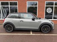 Usado Mini Cooper S Hatch 135 kW (184 HP) 2022 Cinzento Citadino