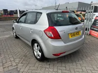 Used Kia Ceed 89 HP (65 kW) 2011 Silver Hatchback