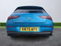Begagnad Mercedes CLA220 AMG Line Premium 2025 Blå Sedan