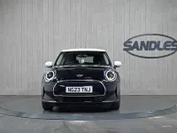 Begagnad Mini Cooper Classic 136 HK (100 kW) 2022 Blå Halvkombi