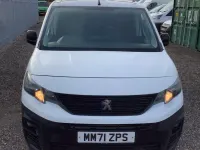 Second-hand Peugeot Partner 131 CP (96 kW) 2022 Alb Monovolum