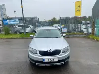 Używany Skoda Octavia Scout 4x4 2015 Srebrny Kombi