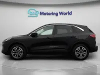 Usado Ford Kuga Titanium 150 HP (110 kW) 2023 Preto SUV
