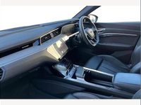 Begagnad Audi Q8 e-tron Black Edition 250 kW (340 HK) 2023 Grå SUV