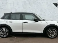 Usado Mini Cooper S Hatch 201 HP (147 kW) 2024 Branco Citadino