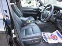 used Toyota HiLux 2.8 INVINCIBLE X 4WD D 4D DCB 202 BHP