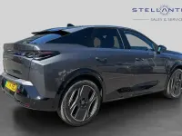 Second-hand Peugeot e-3008 GT 152 kW (207 CP) 2024 Gri SUV